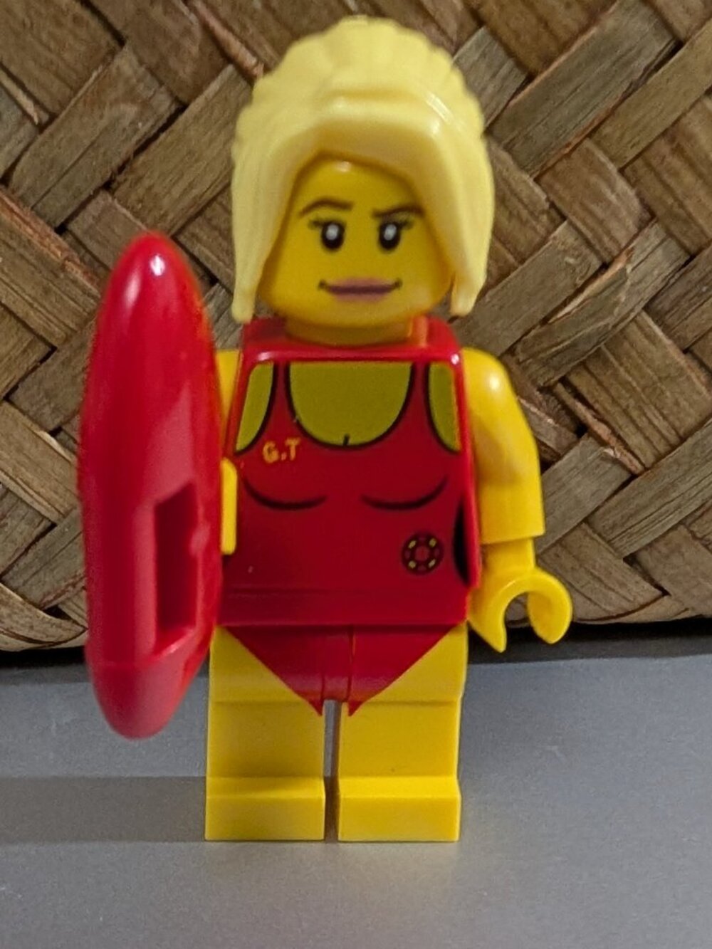 Lego series 2 minifigure - female lifeguard